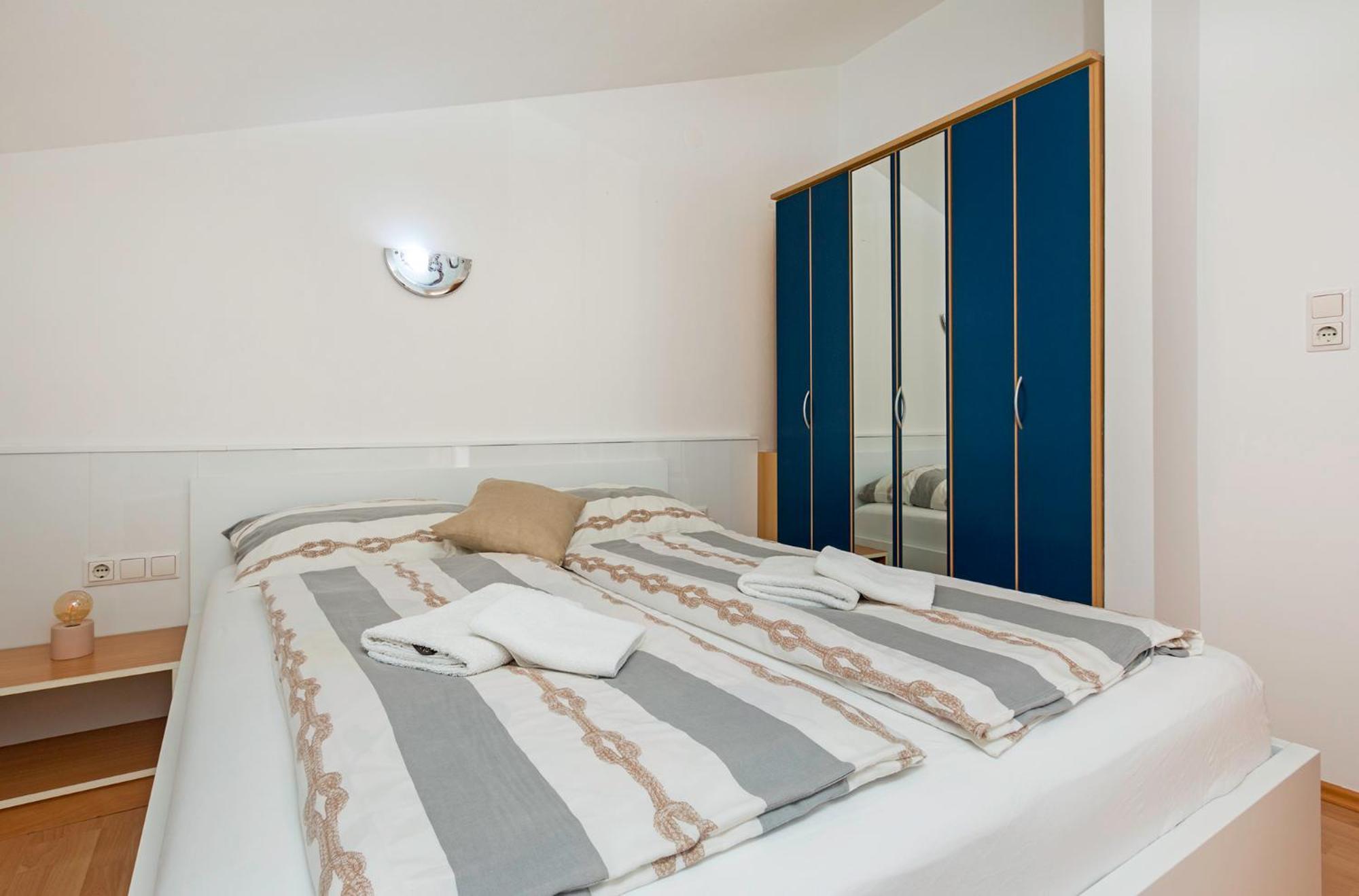 Antic Apartment *