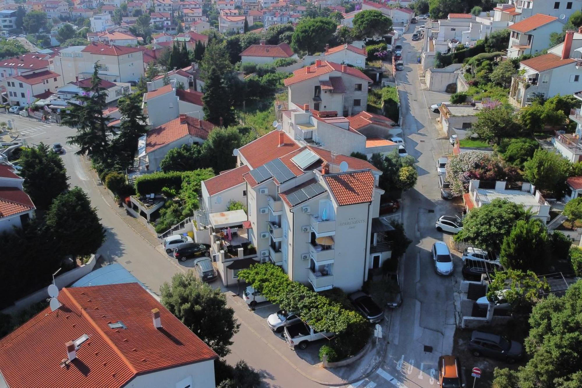 Apartment Antic *