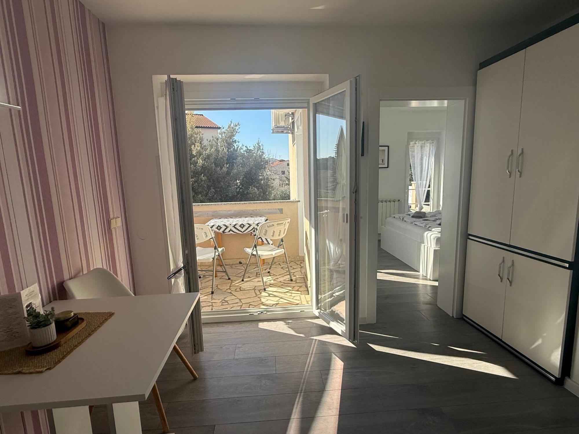 Antic Apartment *